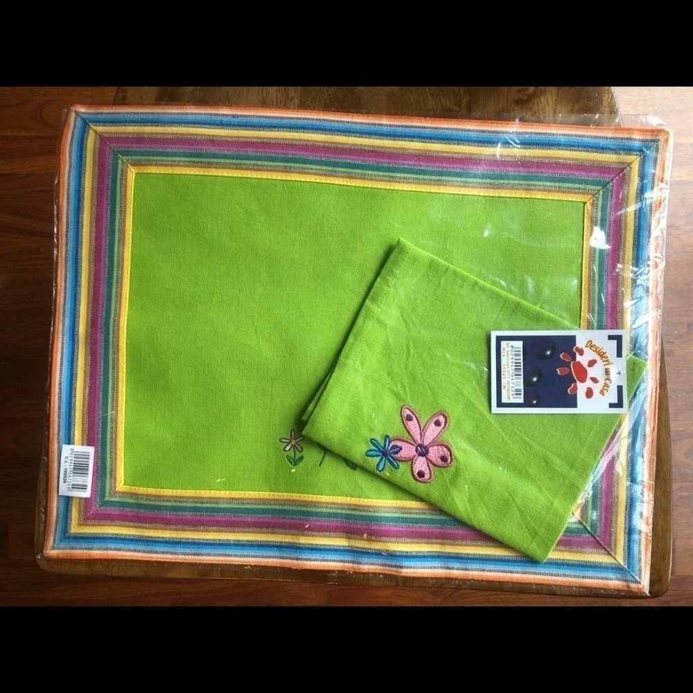 Desideri Di Casa Placemats Napkin Set of 3 Italy NWT embroidered Bee Floral